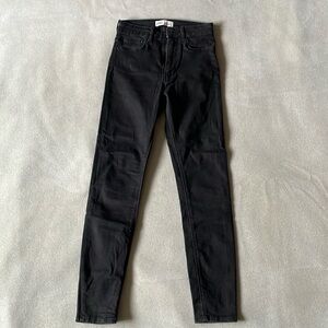 Zara High Waisted Black Jeanss